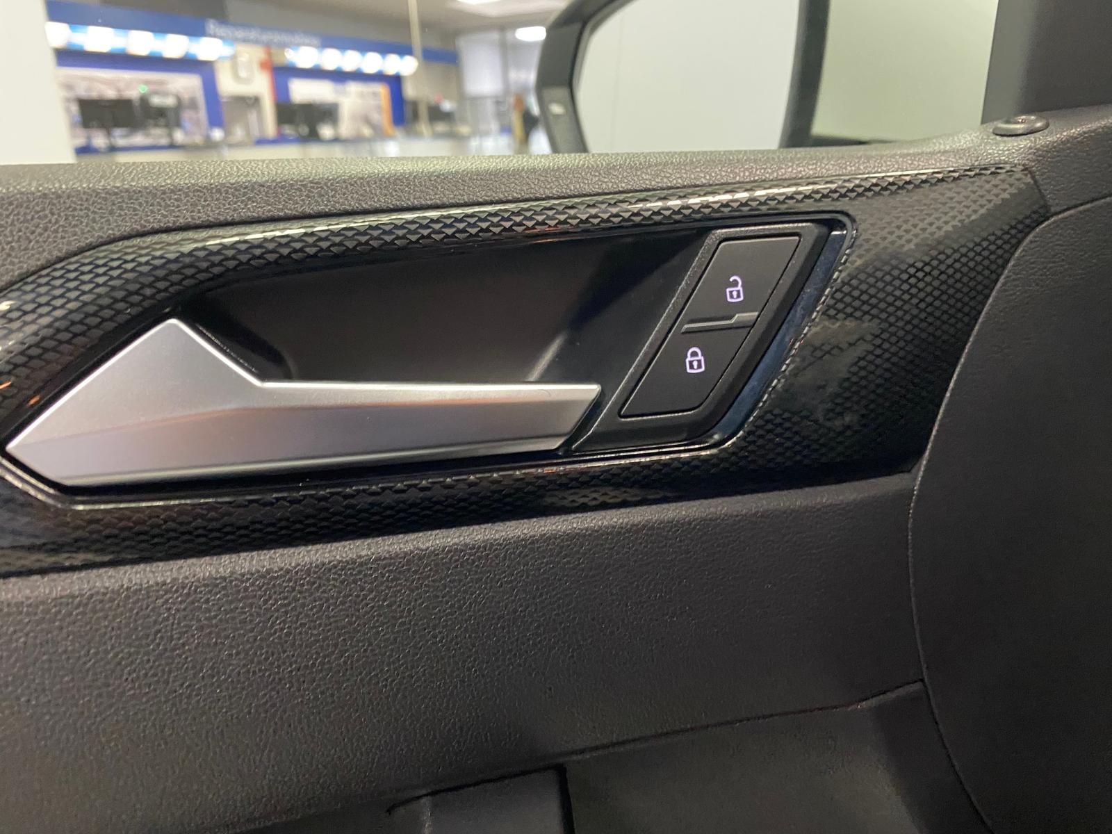 Fahrzeugabbildung Volkswagen Polo 1.0 TSI Life APP+KLIMA+KAMERA+PDC+SITZHEI++
