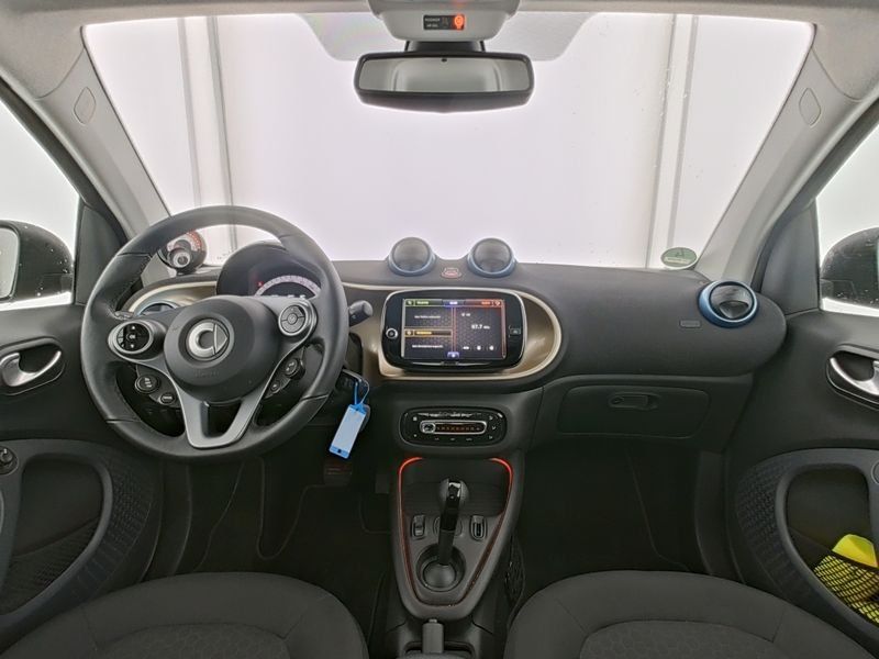 Fahrzeugabbildung Smart EQ PASSION*22KW-LADER*WINTER-PAKET*LED GJR*KAMER