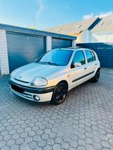 Renault Clio RXE 1,6 Automatik ( TÜV 06/2026) - Renault Clio: Rxe