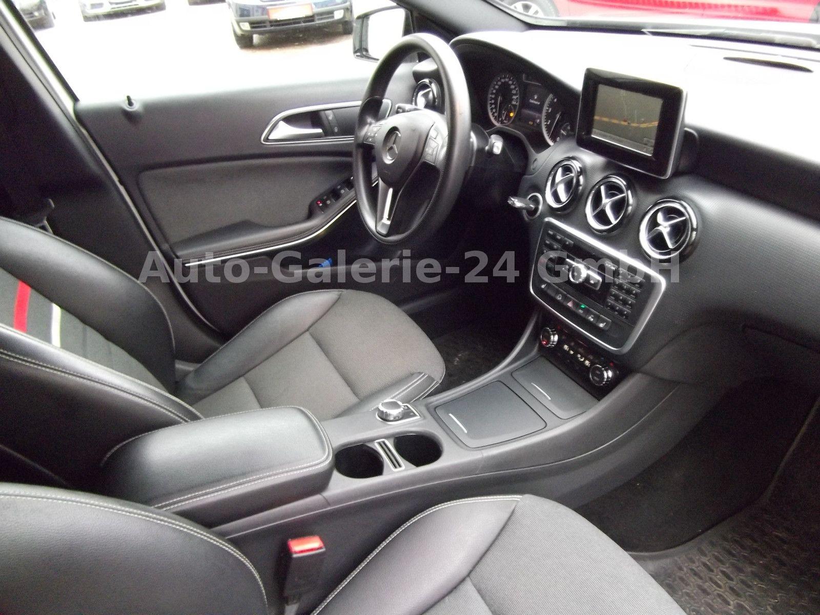 Mercedes-Benz A -Klasse 250 4Matic Autom, Navi, Teilleder