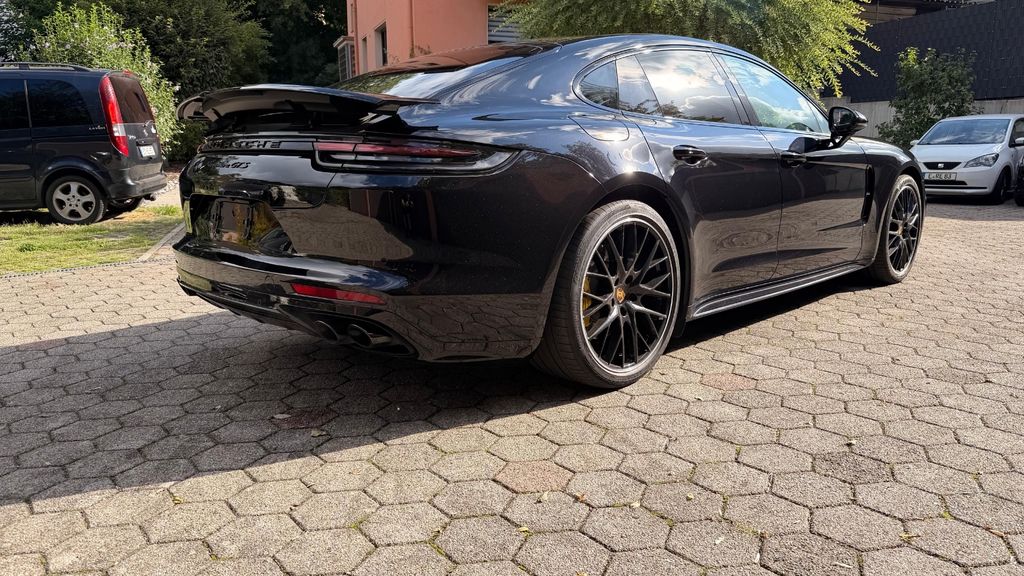 Image of Porsche Panamera