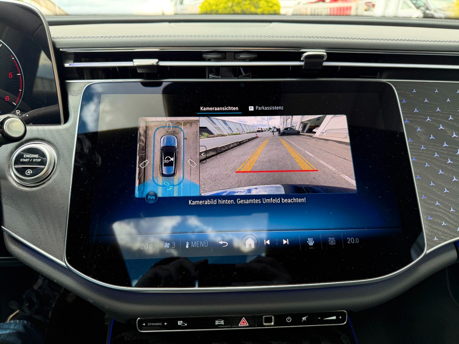 Fahrzeugabbildung Mercedes-Benz E 220 d T AMG Pano+AHK+360°+Distr+Digital+20"