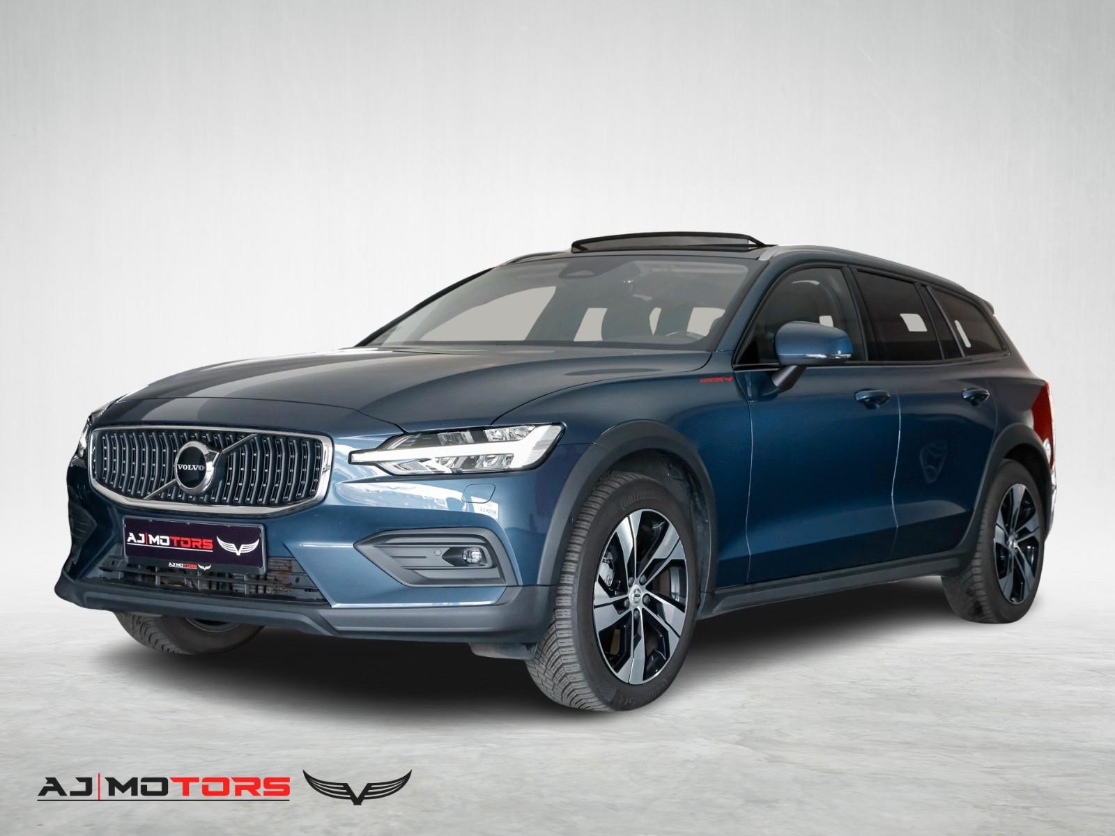Volvo V60 Cross Country Plus AWD *PANO-HARMANK-SPUR*