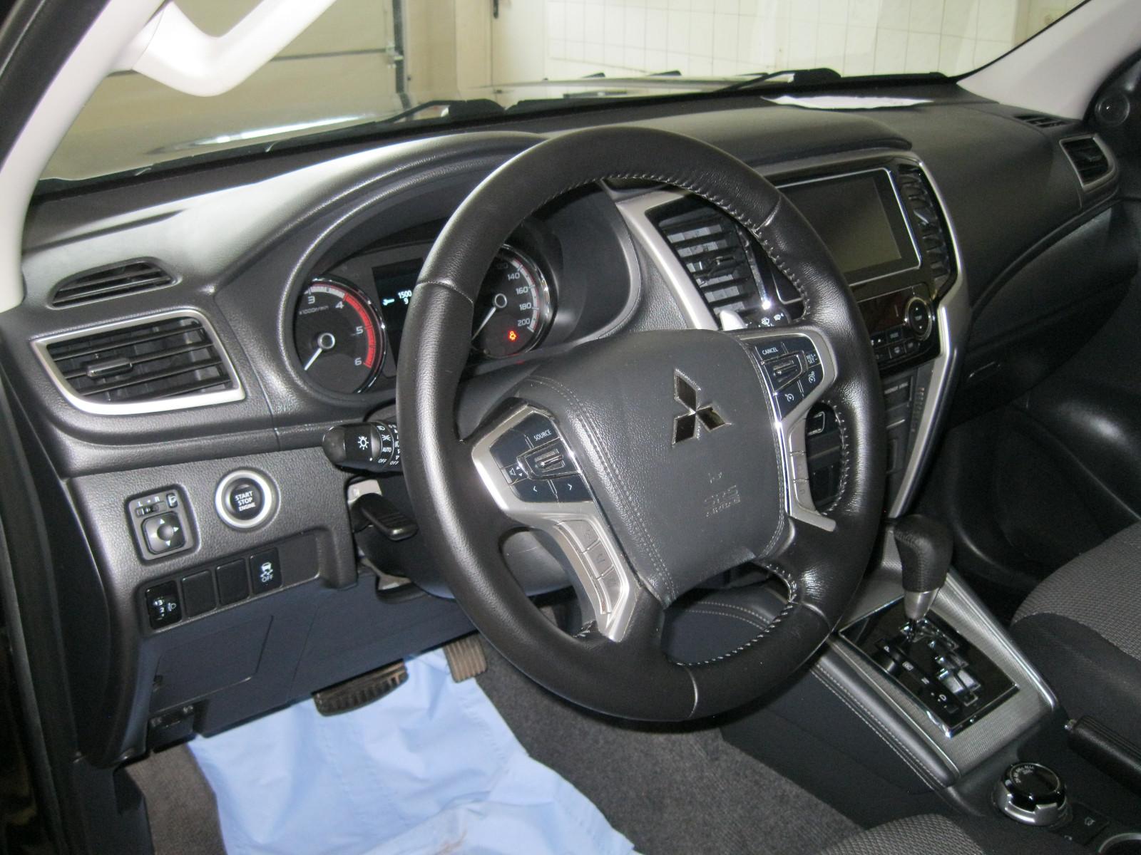 Mitsubishi L200 Doppelkabine Select 4WD - 3,1t Anhängelast