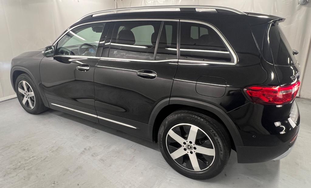 Mercedes-Benz GLB 220