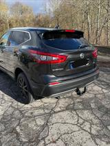 Nissan Qashqai 1.3 DIG-T DCT 160PS AHK , N-CONNECTA  - Nissan Qashqai mit Benzin-Antrieb: Limousine, Automatik