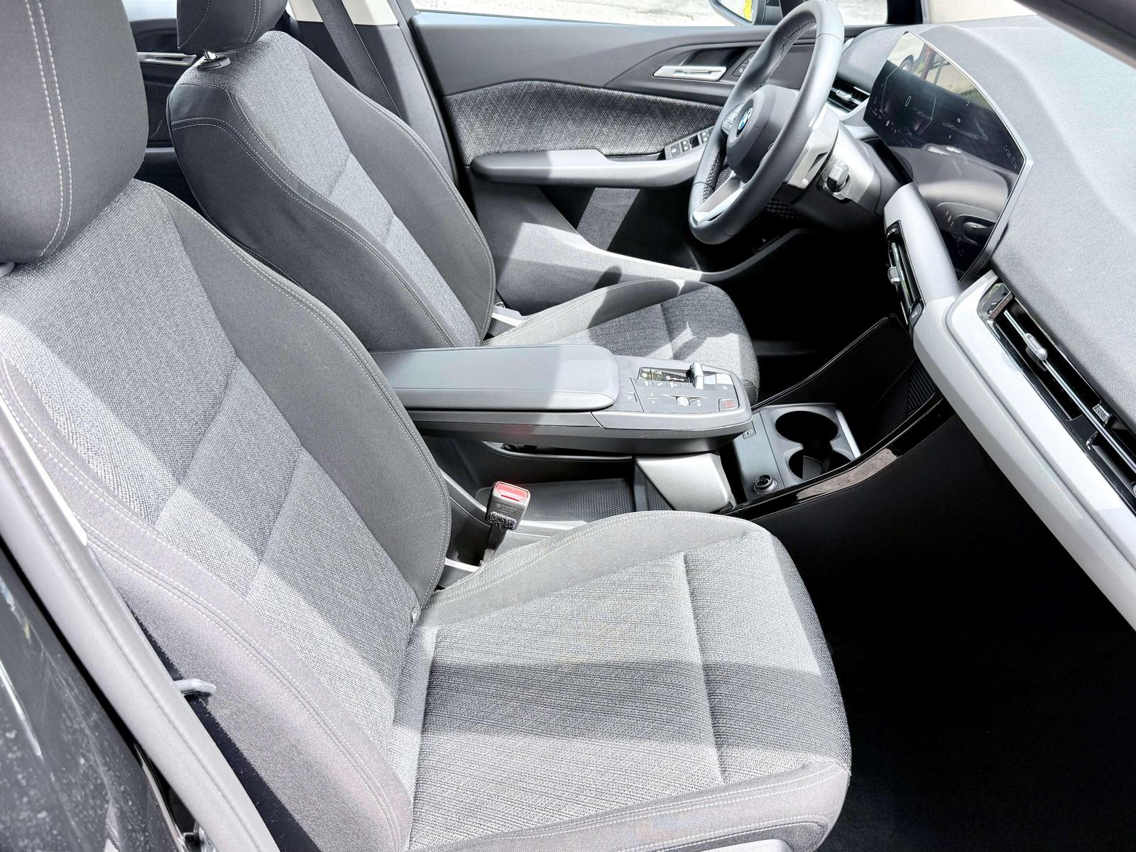 BMW 216 i 10,TKm*2026 er*Automatik*Navi*CarPlay*Kame
