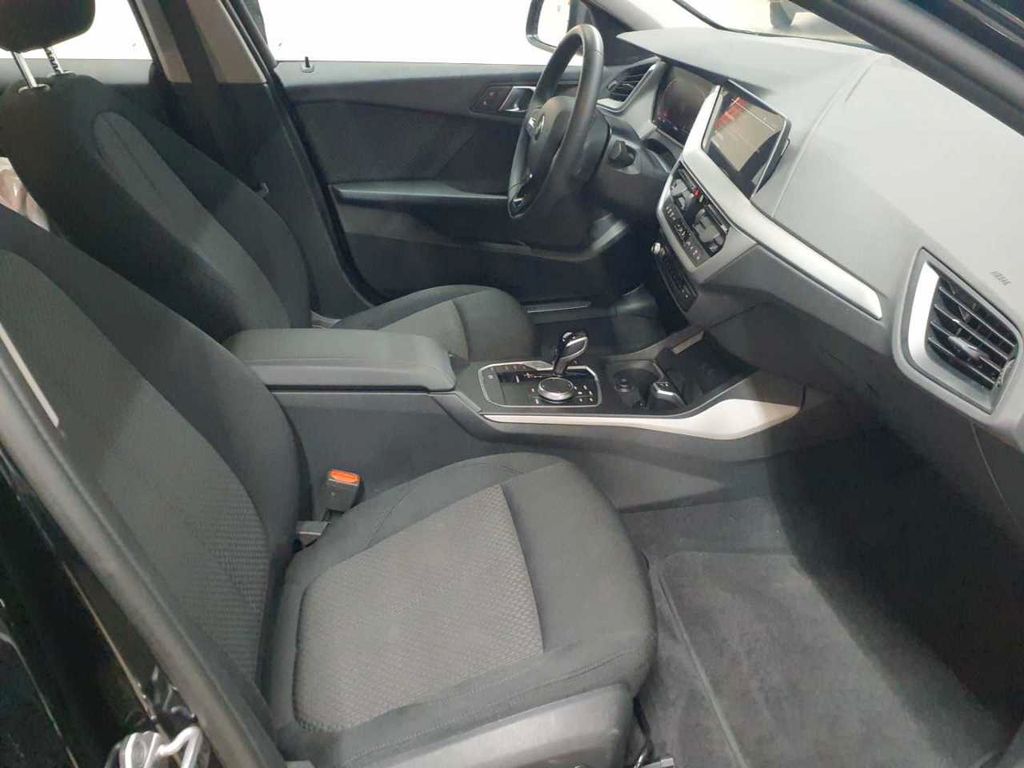 BMW 1 Series 2023