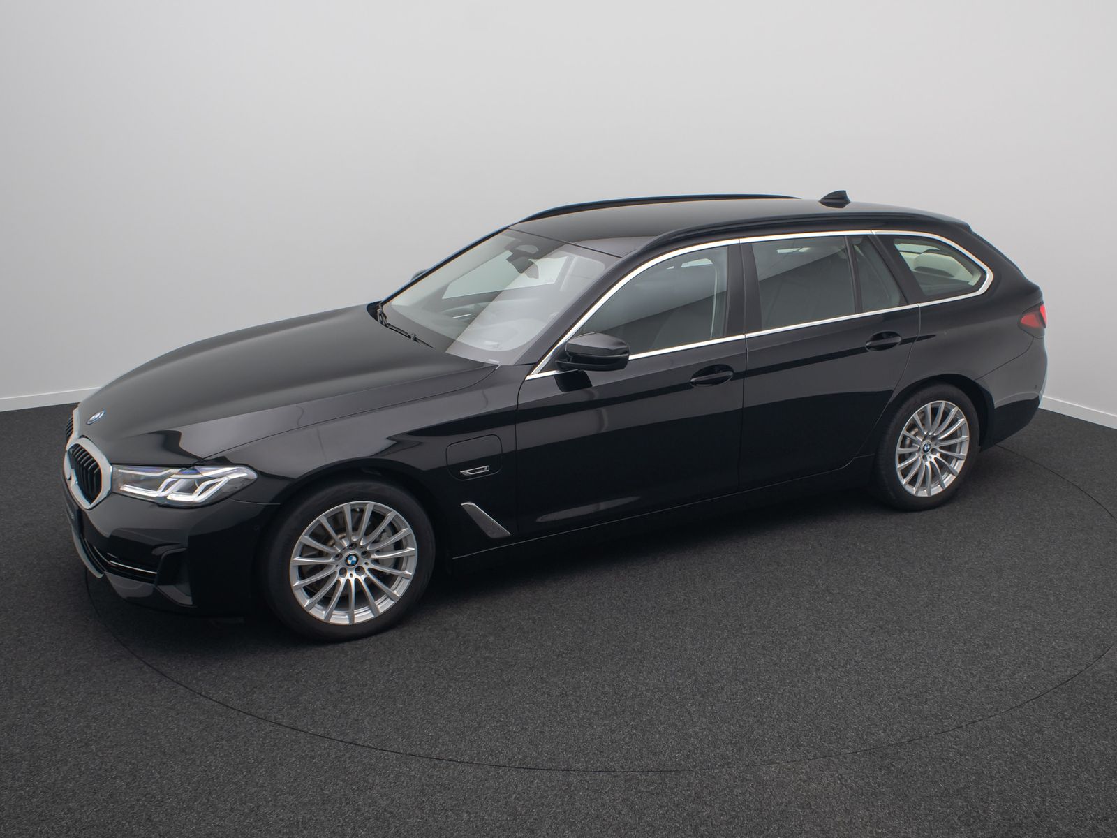 Fahrzeugabbildung BMW 530e xD ACC Laser HUD DAB Kamera 4xKlima Sport