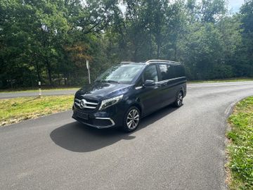 Mercedes V 220 - 1