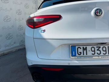 Alfa-Romeo Stelvio - 9