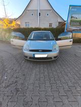 Ford Omas Ford Fiesta 1,3 Benzin - Ford Fiesta aus 2005: 1.3