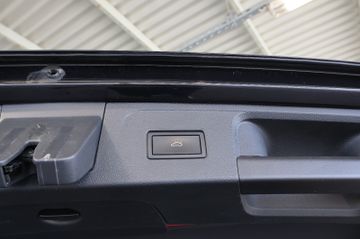 Volkswagen Passat 2.0 TDI Elegance ACC+KAM+MATRIX+AHK