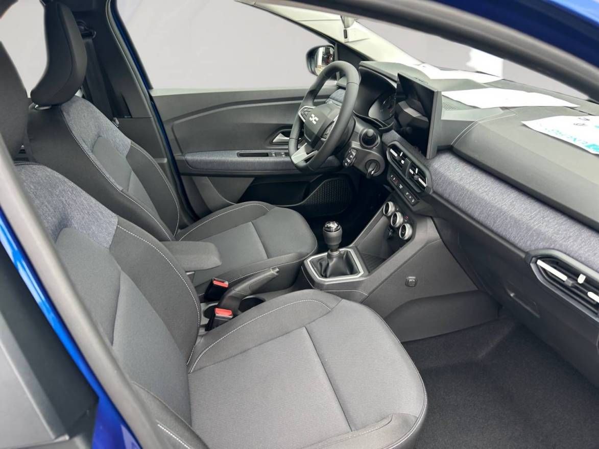 Fahrzeugabbildung Dacia Sandero Expression TCe 100