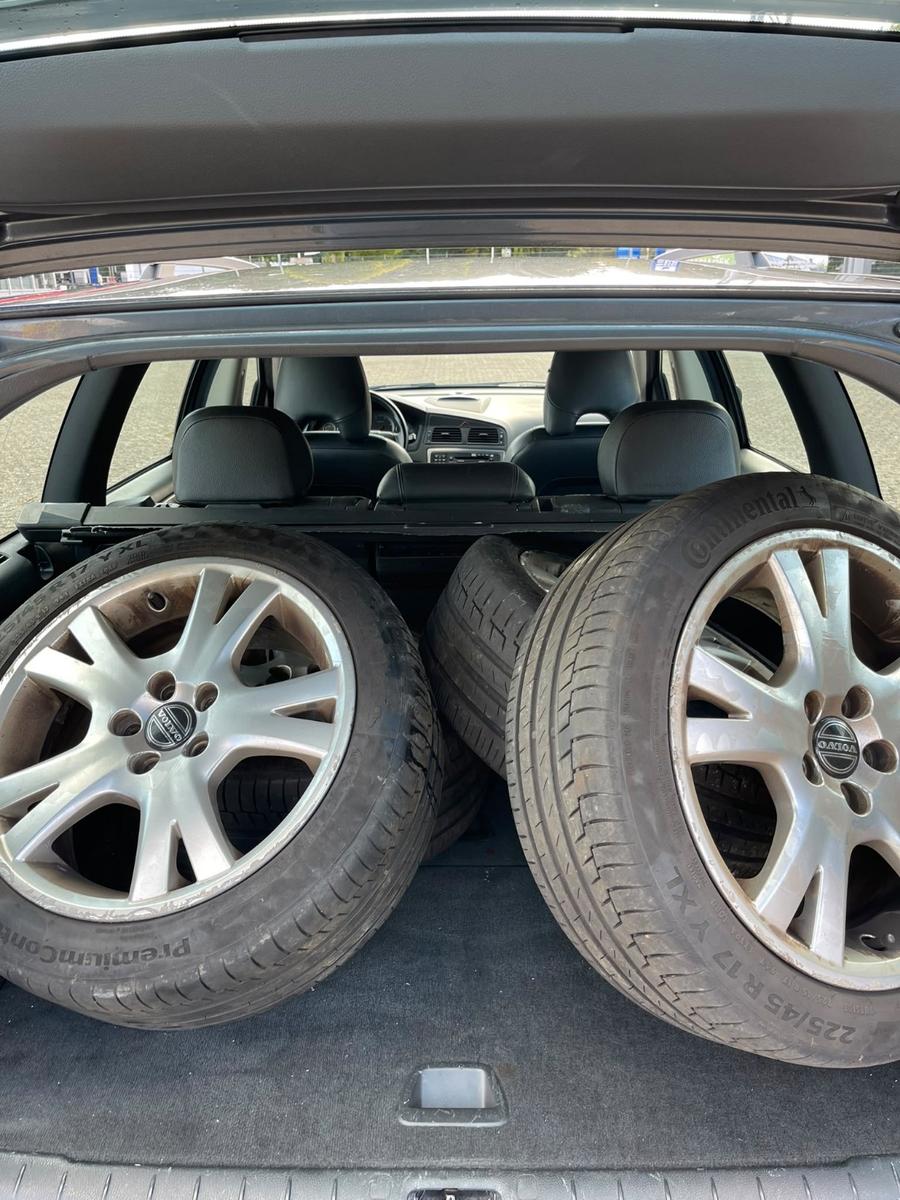 Volvo V70 2005 — photo 10