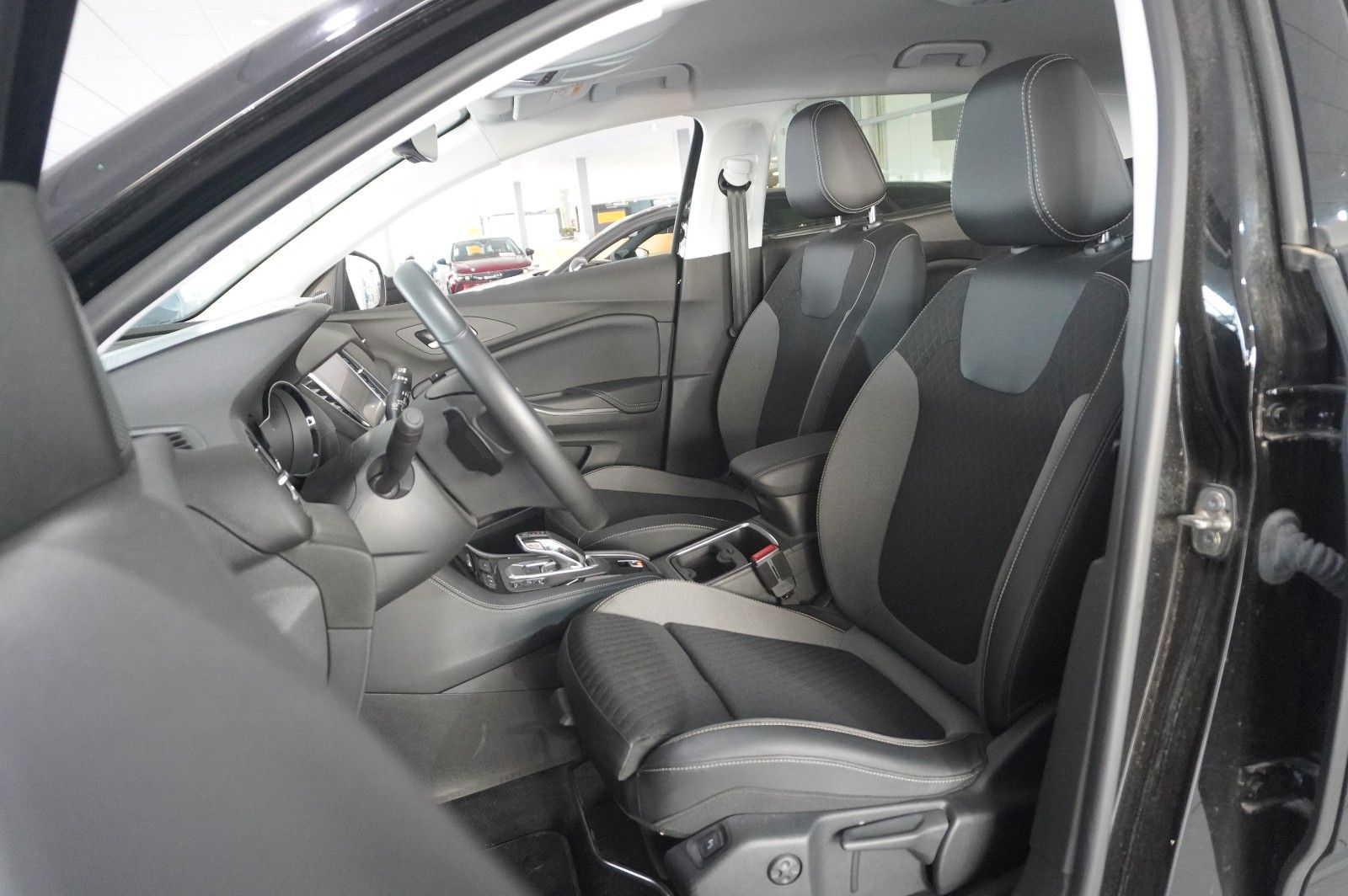 Fahrzeugabbildung Opel Grandland (X) 1.6 PHEV ULTIMATE NAVI/LED/360°/SH
