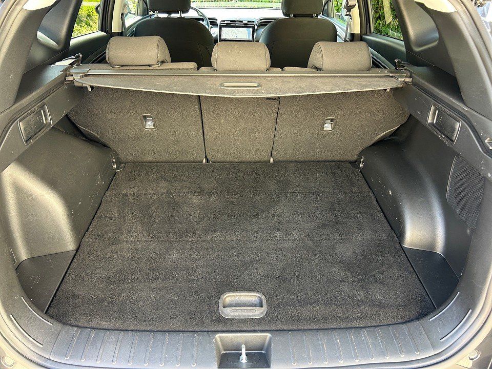 Fahrzeugabbildung Hyundai TUCSON PHEV 1.6T 6AT 4WD TREND 1HD GARANTIE07/27