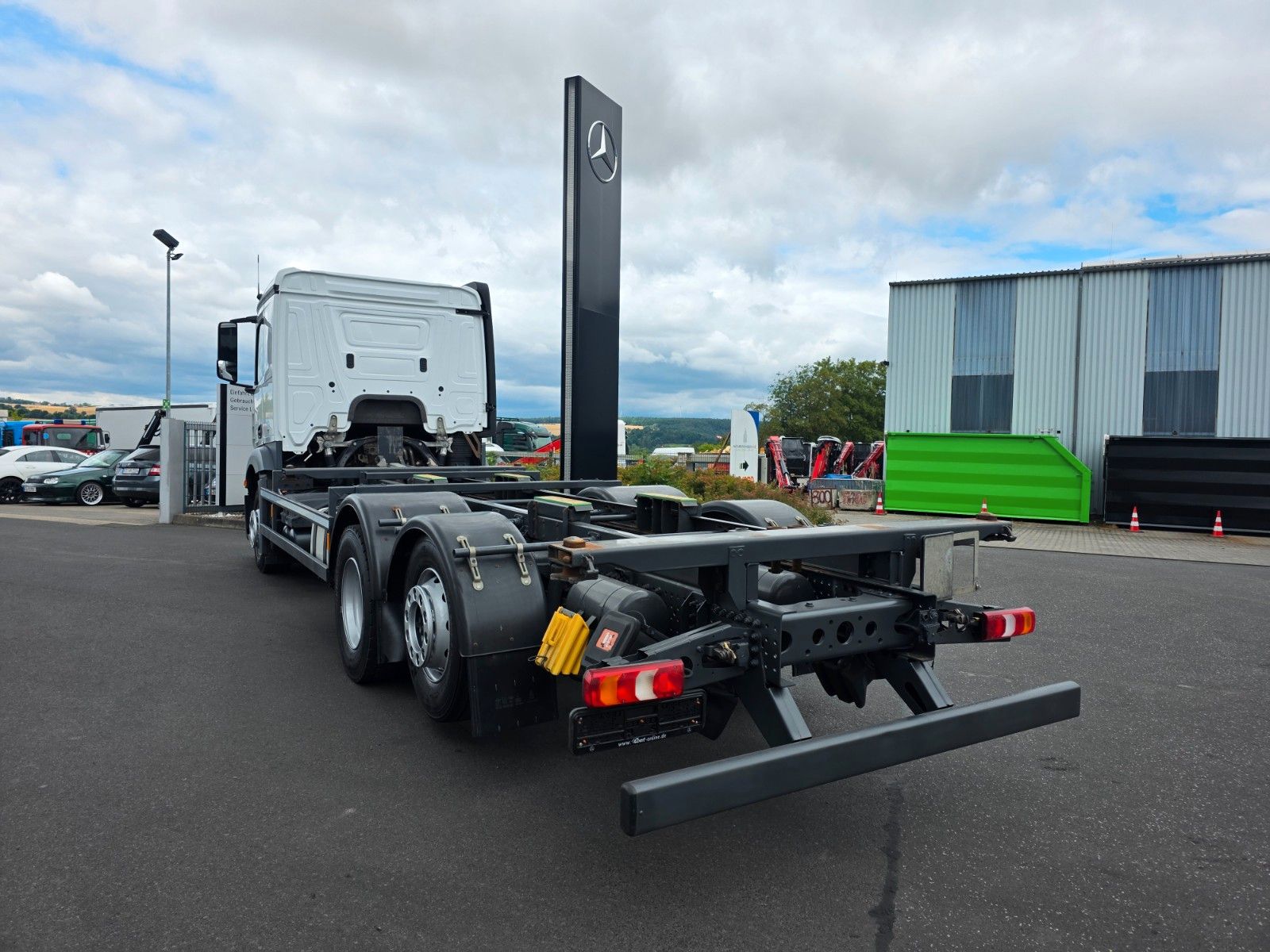 Fahrzeugabbildung Mercedes-Benz Actros 2542 L 6x2 BDF Retarder ADR