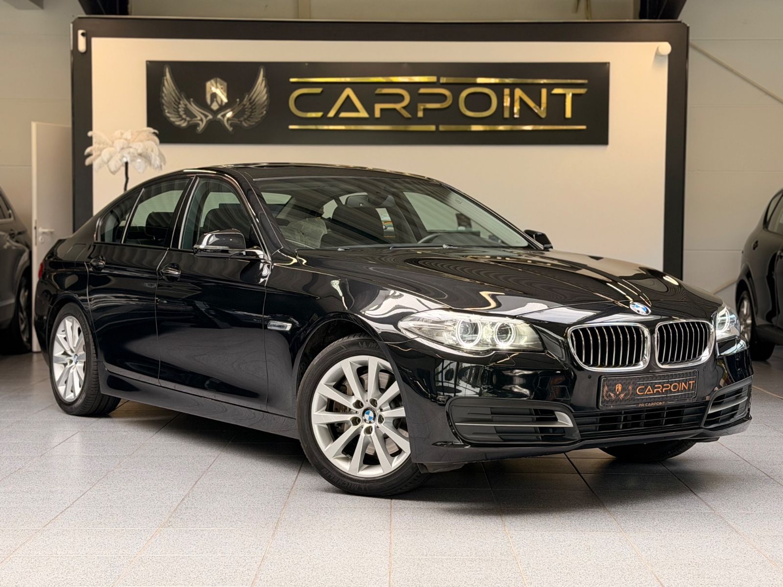 BMW BMW 528i Limousine Luxury Line / BI-XENON / LEDER