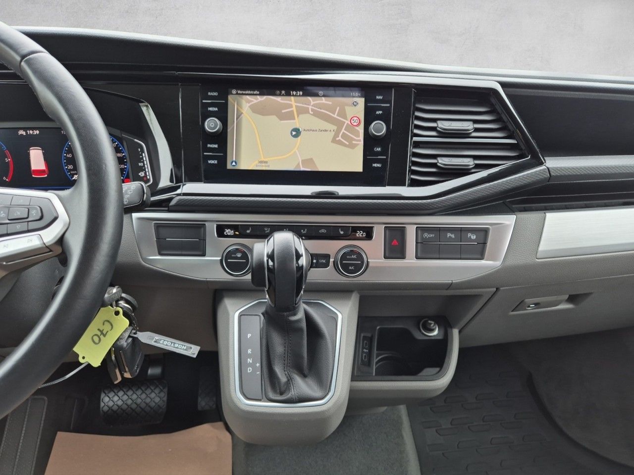 Fahrzeugabbildung Volkswagen T6.1 California Ocean Edition FWD