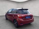 Toyota Yaris Hybrid 1.5 VVT-i Selection - Toyota Yaris mit Benzin-Antrieb: Limousine, Automatik