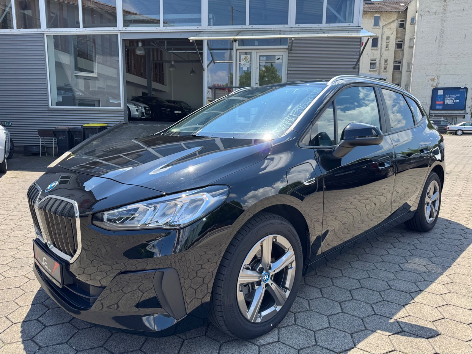 BMW 225 e xDrive Active Tourer*Pano.*Sports.*AHK*Led