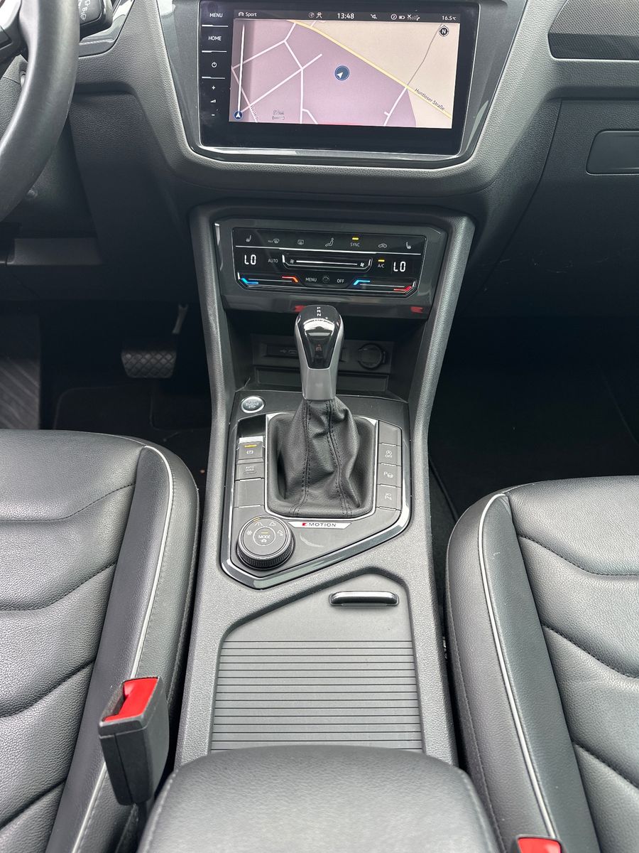 Fahrzeugabbildung Volkswagen Tiguan 2.0 TDI 4M DSG Elegance NAV+MATRIX