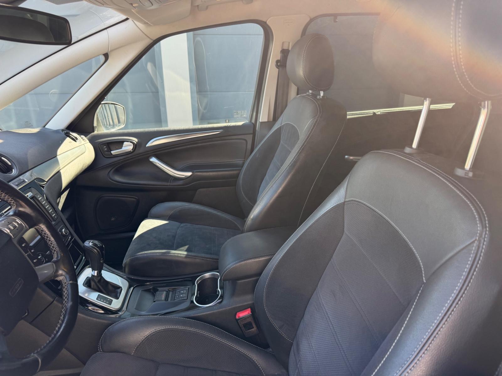 Ford Galaxy 2012 — photo 8