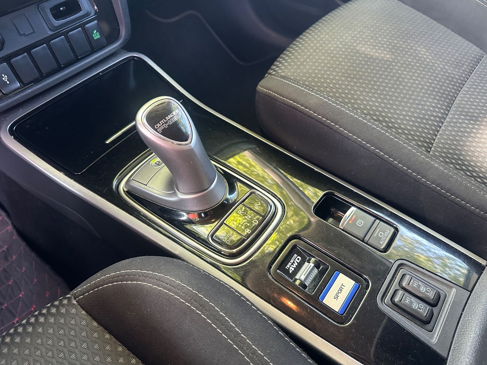 Fahrzeugabbildung Mitsubishi Outlander PHEV4WD*LED*TEMPO*CAM*PDC*SHZ