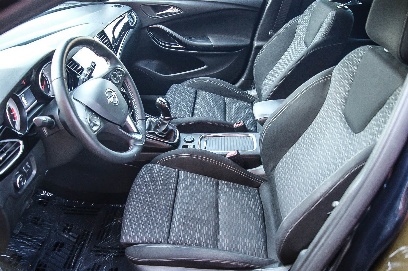 Fahrzeugabbildung Opel Astra K Sports Tourer 14 Dynamic NAVI 900 KAMERA