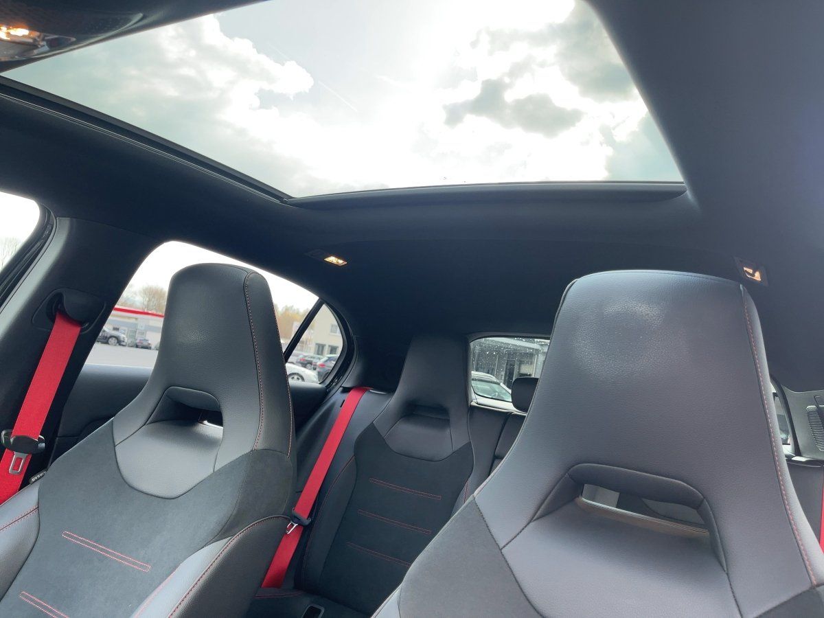Fahrzeugabbildung Mercedes-Benz A 35 4M AMG/Night/Pano/Kamera/Burm.