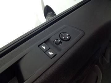 Bild 16 Opel Vivaro 2.0D Kasten M PDC+Kam Holzboden Navi