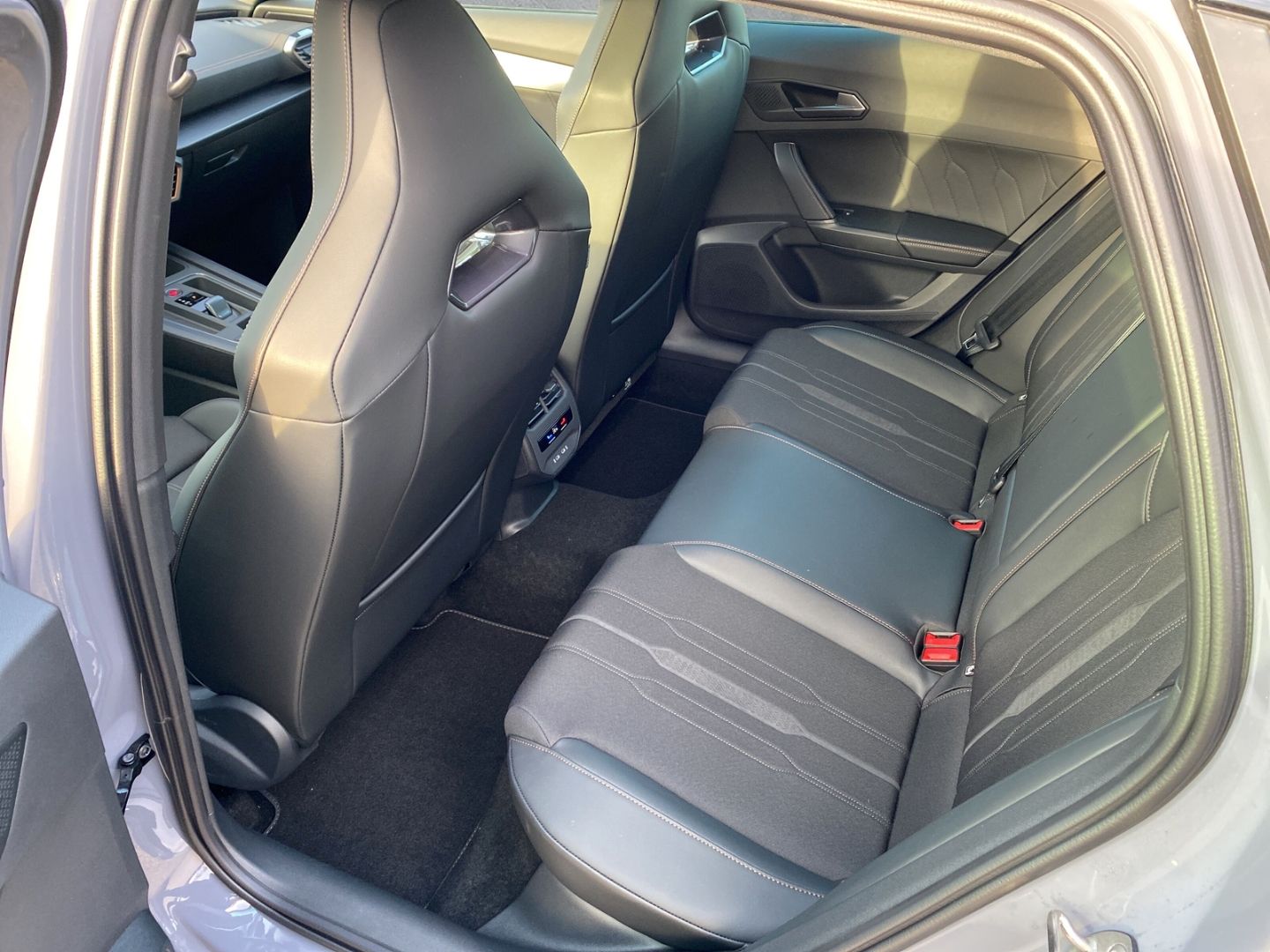 Fahrzeugabbildung CUPRA Formentor Basis e-HYBRID 1.4 EU6d* Navi* Memory