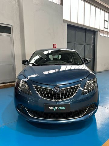 Другие Lancia Ypsilon 1.0 Hybrid Platino 2024 FULL TELE