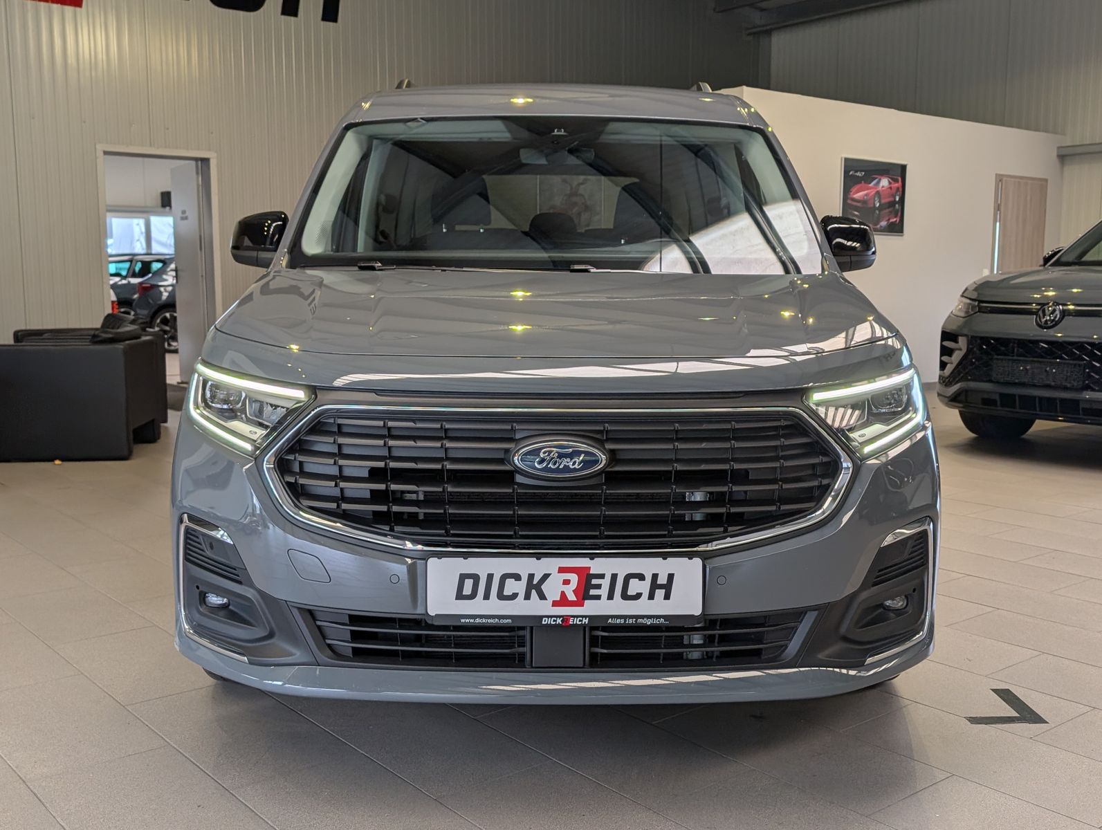 Fahrzeugabbildung Ford Tourneo Connect L2 Titanium 7-Sitze Bi-LED Cam A