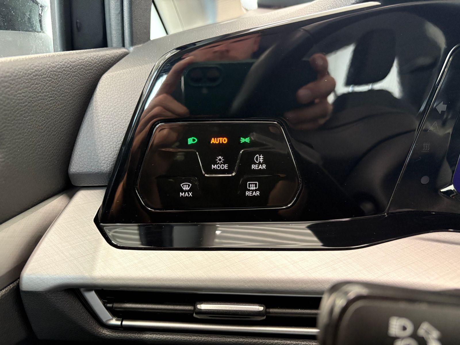 Golf VIII Life 1.0 eTSI DSG LED NAVI ACC PDC SHZ