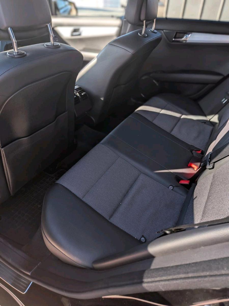 Mercedes-Benz C200 2011 — photo 9