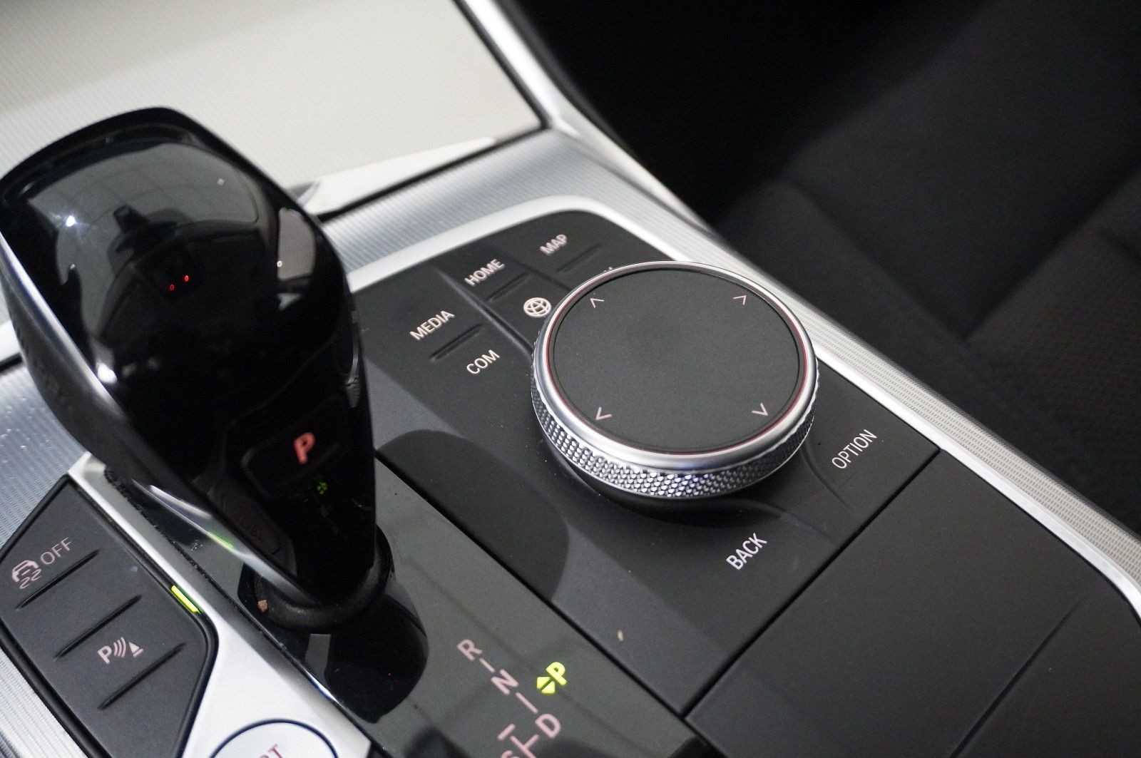 Fahrzeugabbildung BMW 330D TOURING X-DRIVE NAVI/LED/KAMERA/VIRT./SPORT