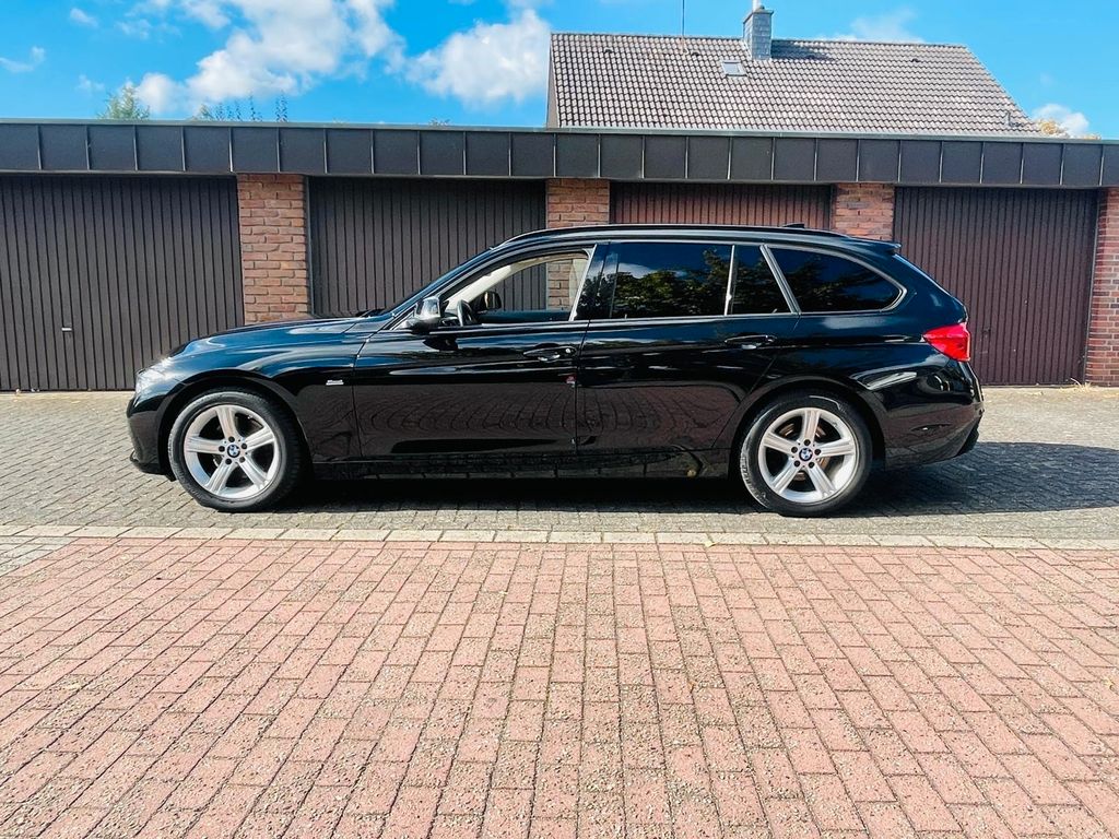 Image of BMW 320