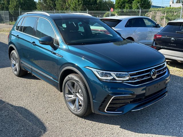 Volkswagen Tiguan 2.0 TDI DSG R-Line AHK 360 Matr Navi Pano