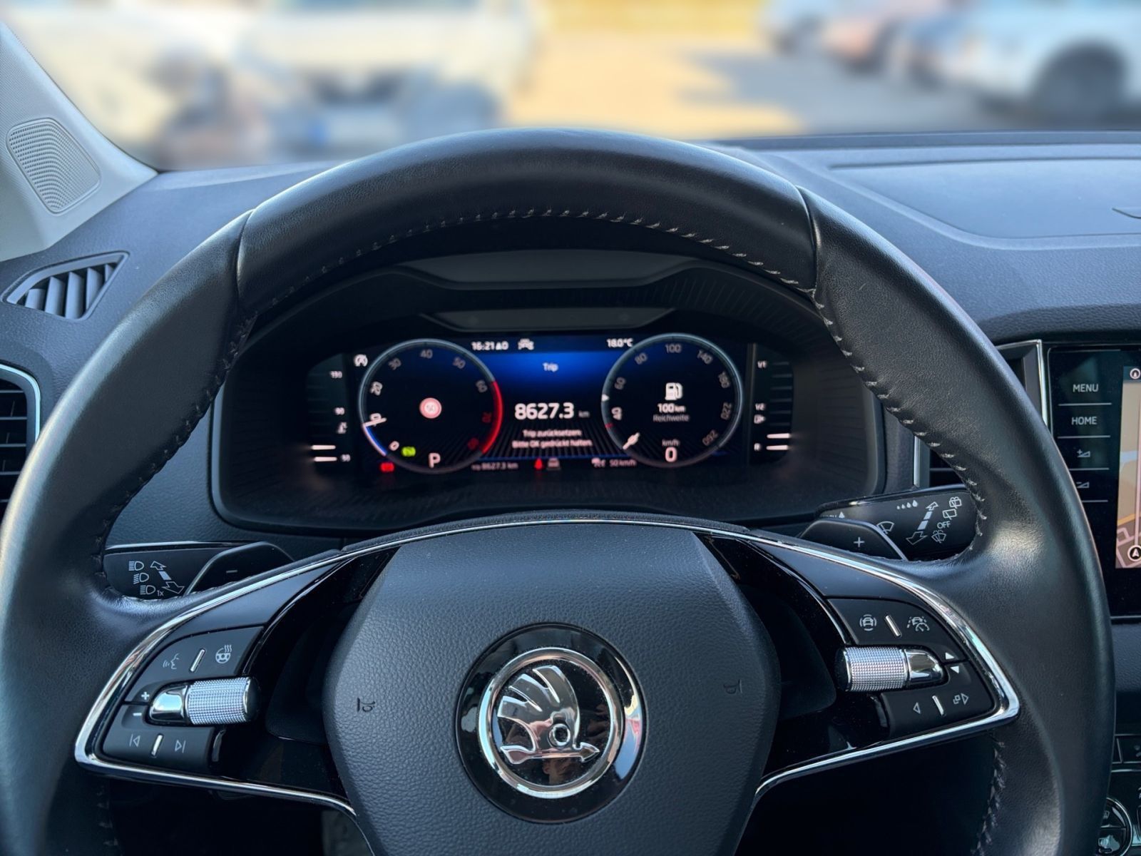 Fahrzeugabbildung SKODA Karoq 1.5 TSI ACT Tour OPF*SHZ*NAVI*Kamera*