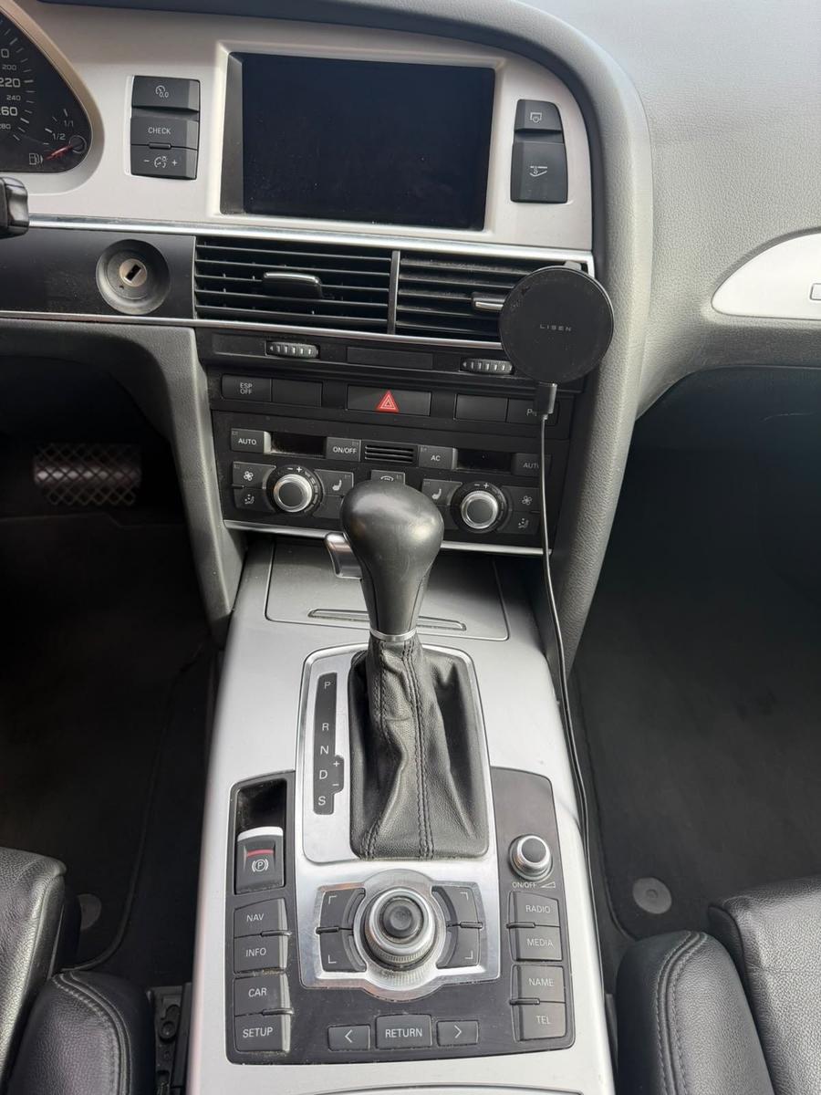 Audi Quattro 2011 — photo 11