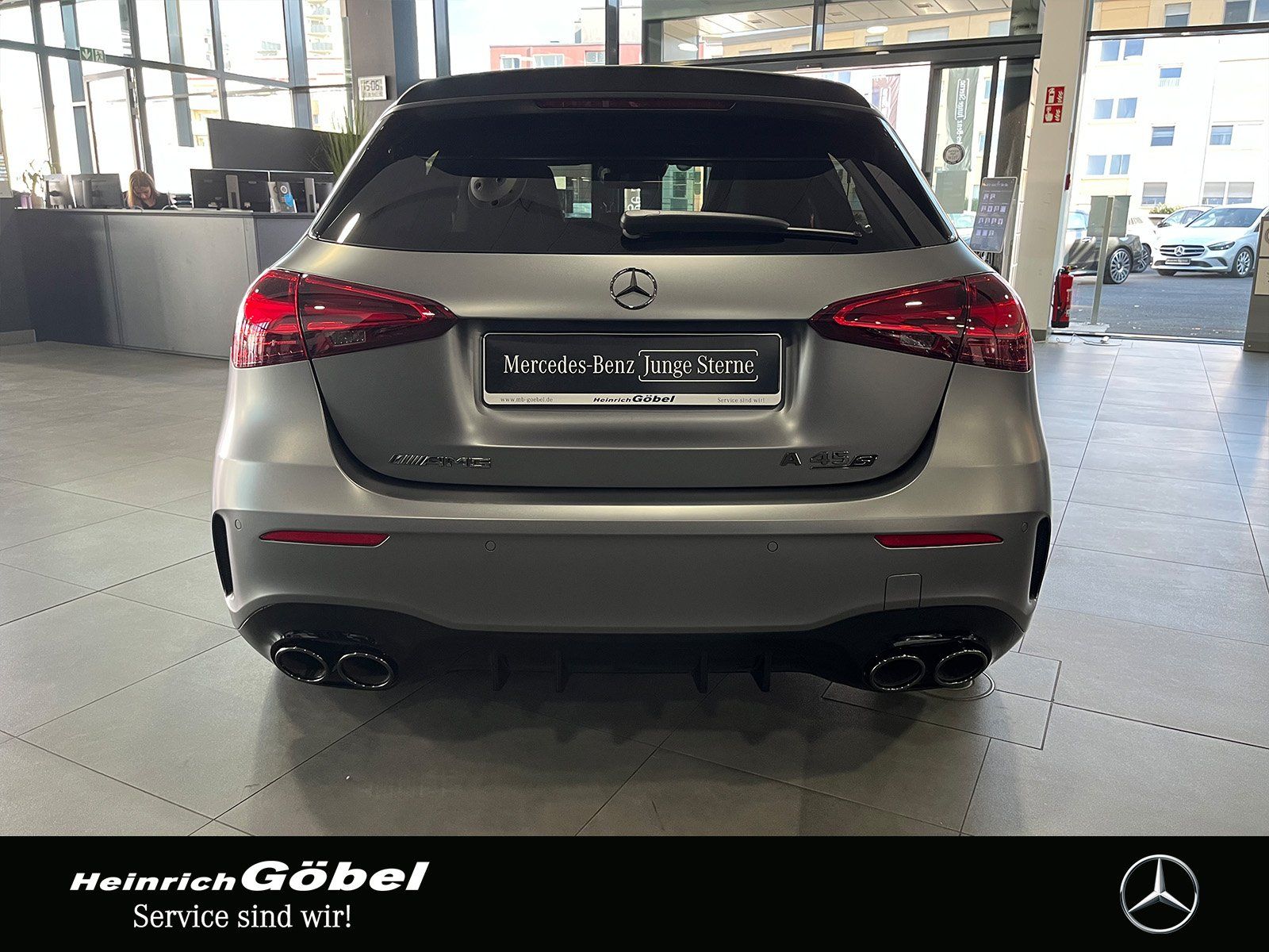 Fahrzeugabbildung Mercedes-Benz A 45 S 4M PANO+HUD+BURMESTER+NIGHT+360°+VMAX-270
