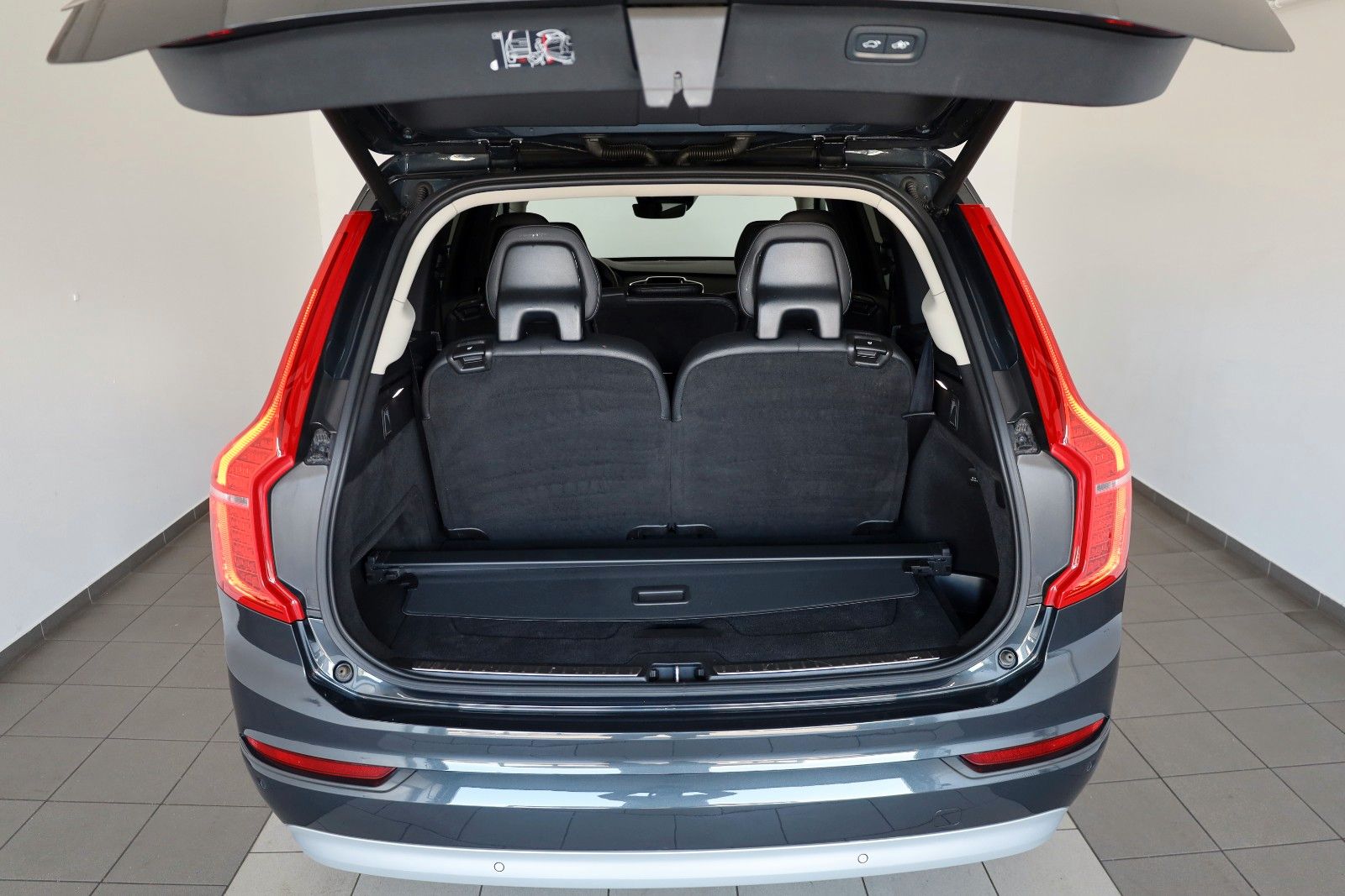 Fahrzeugabbildung Volvo XC90 Momentum Pro AWD,Leder,Navi,SH,7Sitzer,ACC