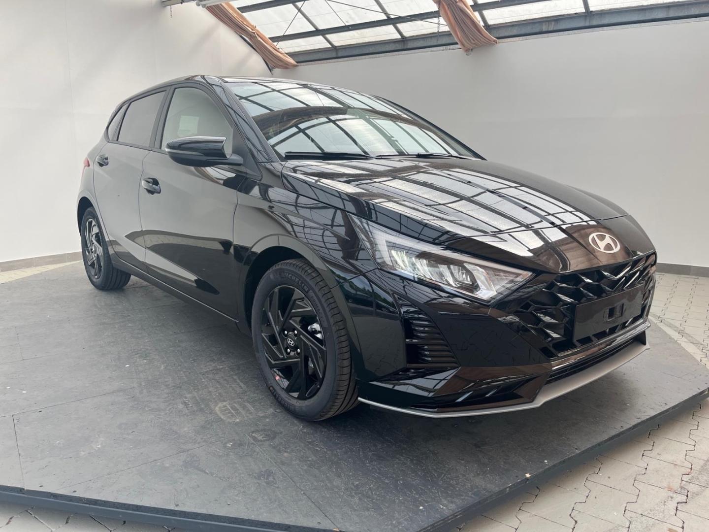 Hyundai i20 Trend FL 90PS Blackline Bose Navi Digitales 