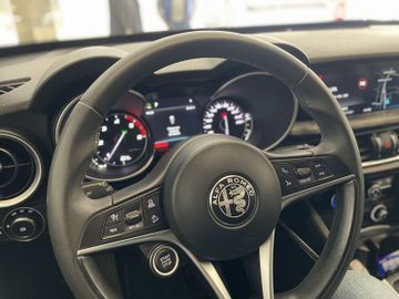 Alfa-Romeo Stelvio - 12