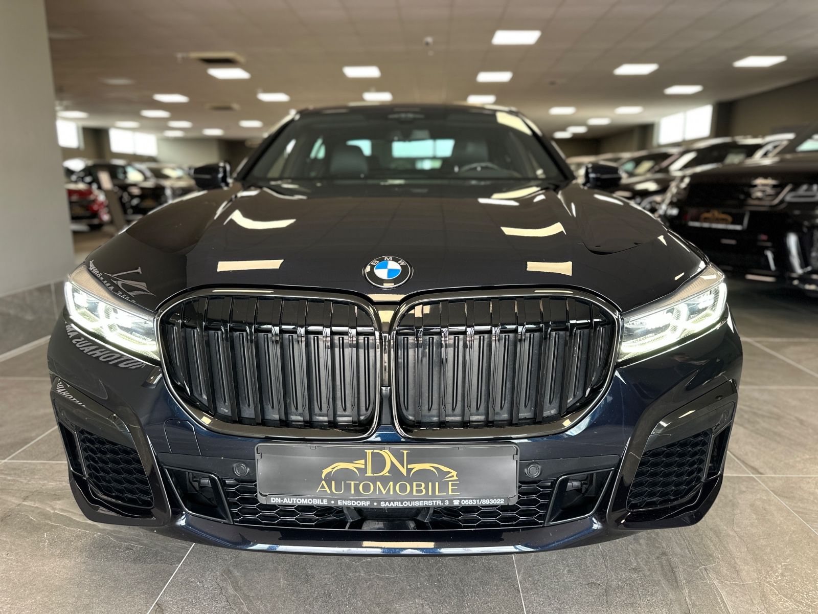 BMW 745 e M Sport Paket °IndividualSi/H&K/FullServic imagem 3