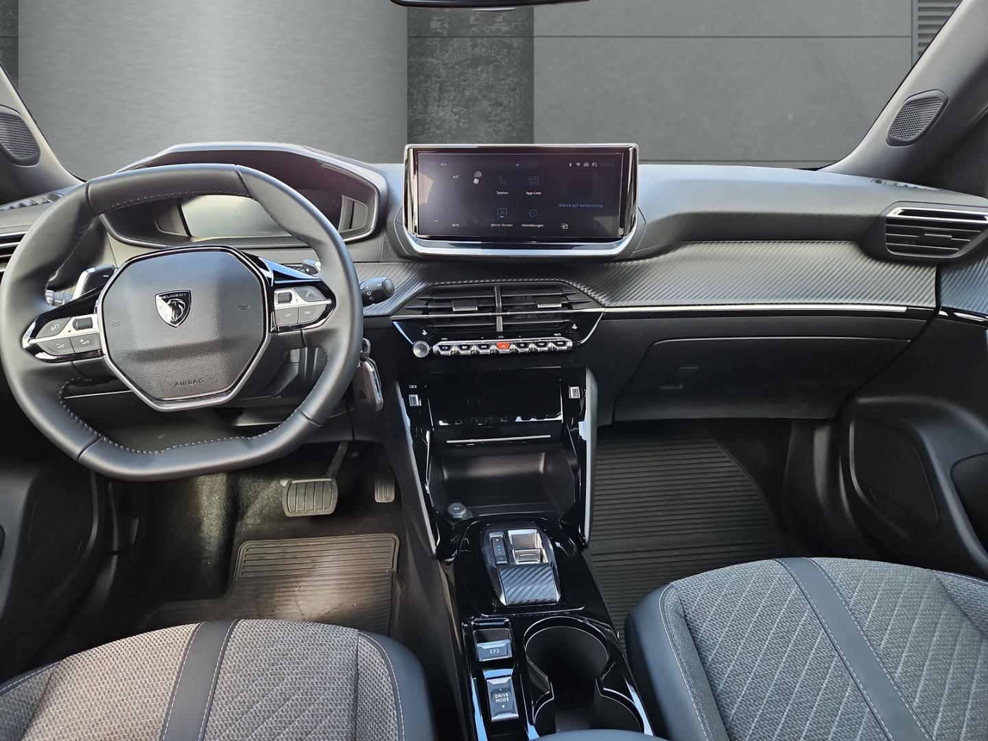 Peugeot 2008 1.2 Hybrid 145 Allure Apple CarPlay Sitzhei
