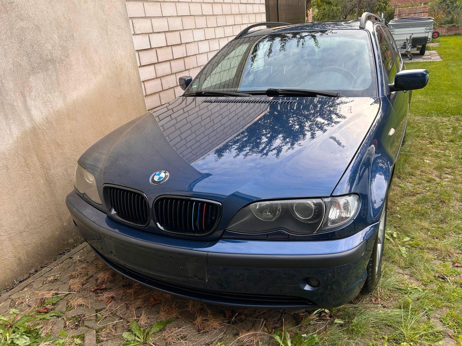 BMW 325 2005 — rear view