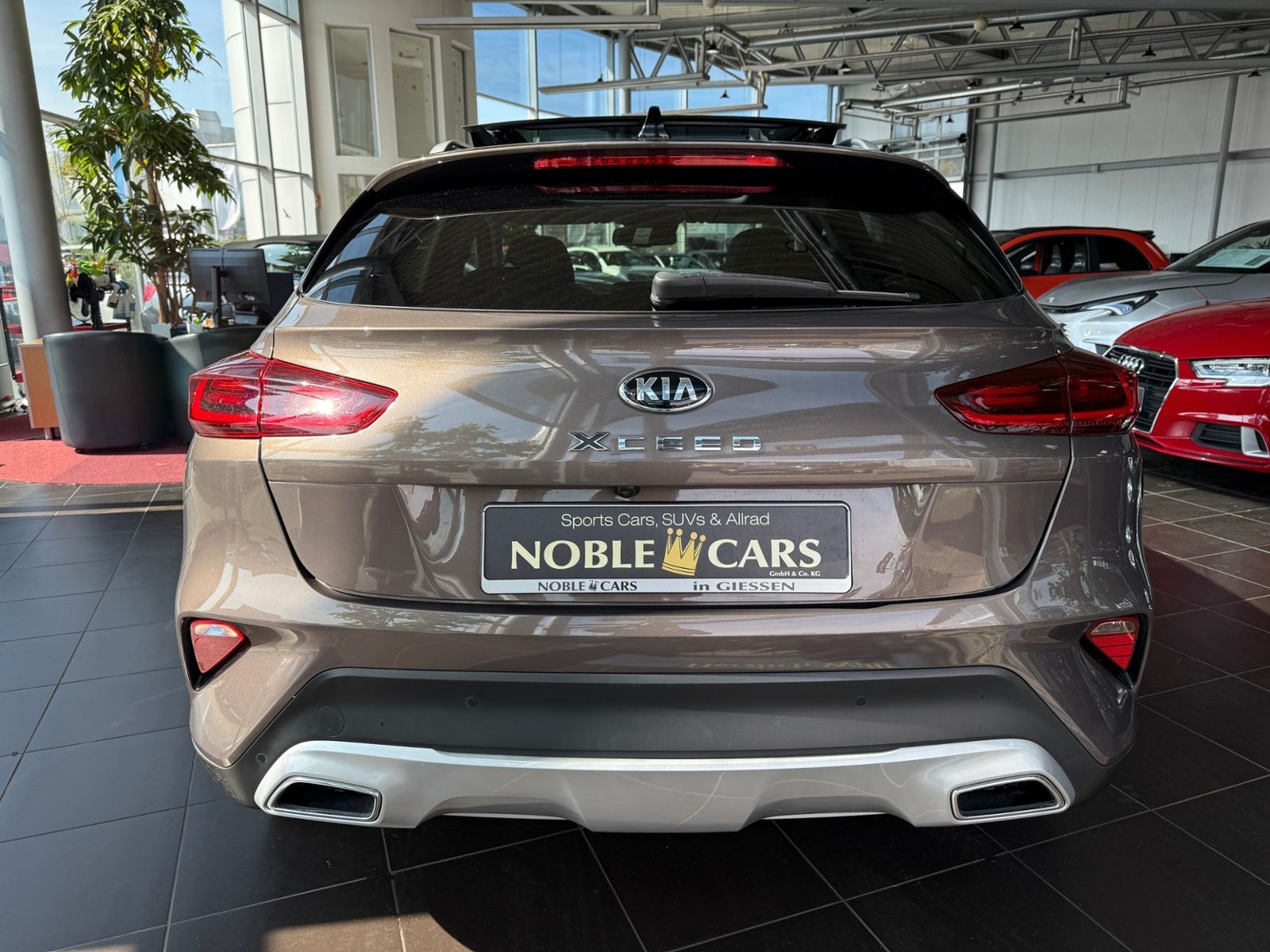 Fahrzeugabbildung Kia XCeed Platinum Edition PANO LEDER LED NAV SHZ